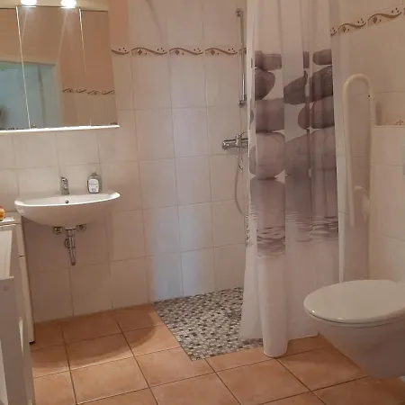 Schoene Im Alten In Apartment *